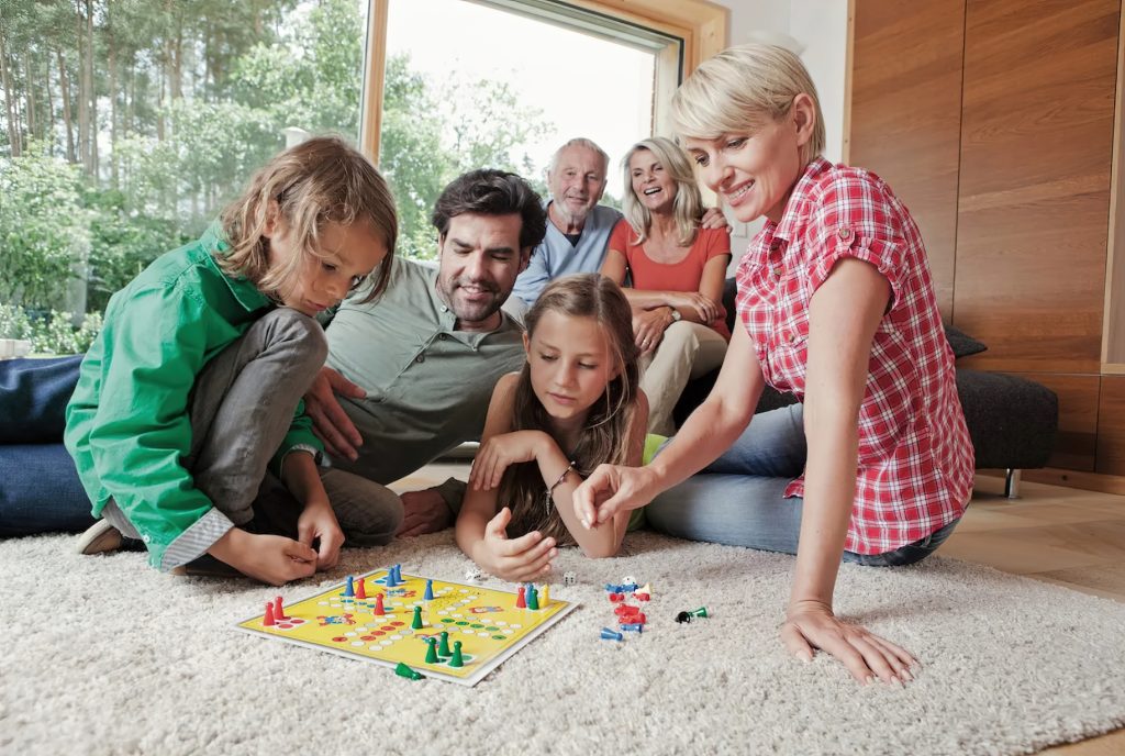 Игры для всей семьи: развлечения настольные игры для совместного времяпровождения