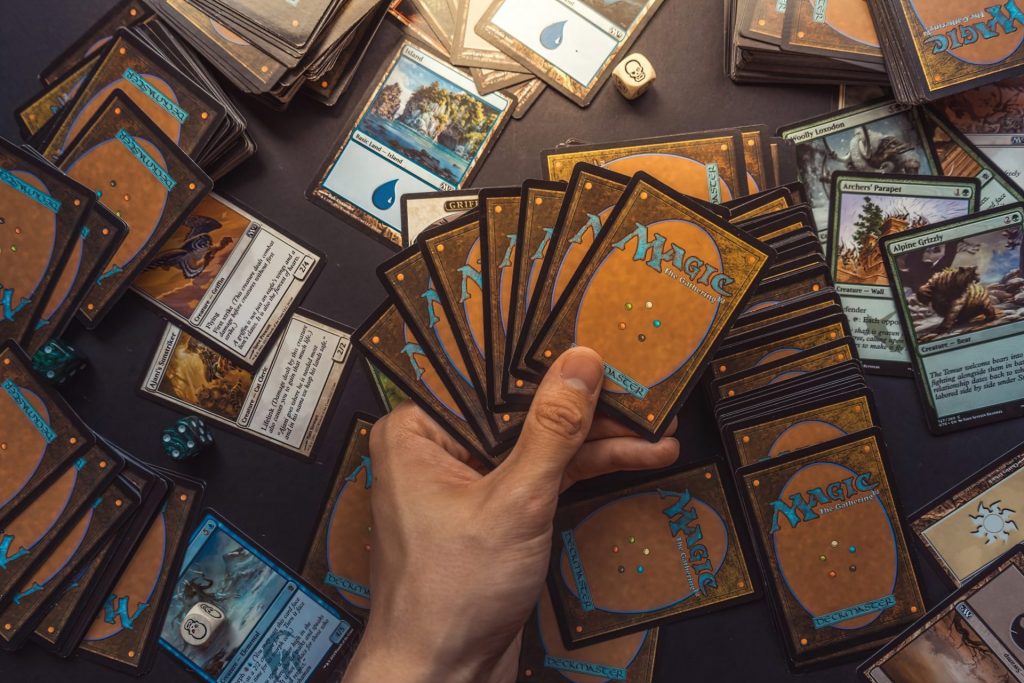 Игры с коллекционными картами: стратегии сбора и использования карт в увлекательных играх